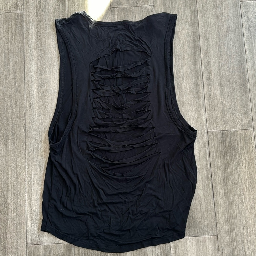Black workout tank top